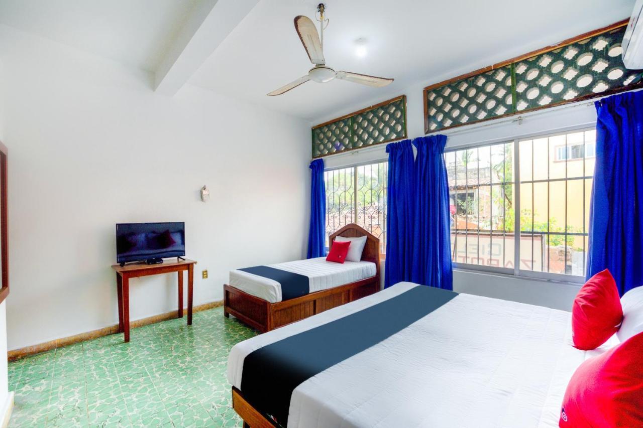Hotel Adelita Zihuatanejo Bagian luar foto