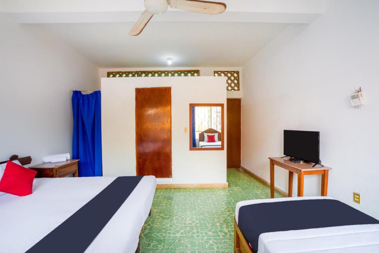 Hotel Adelita Zihuatanejo Bagian luar foto