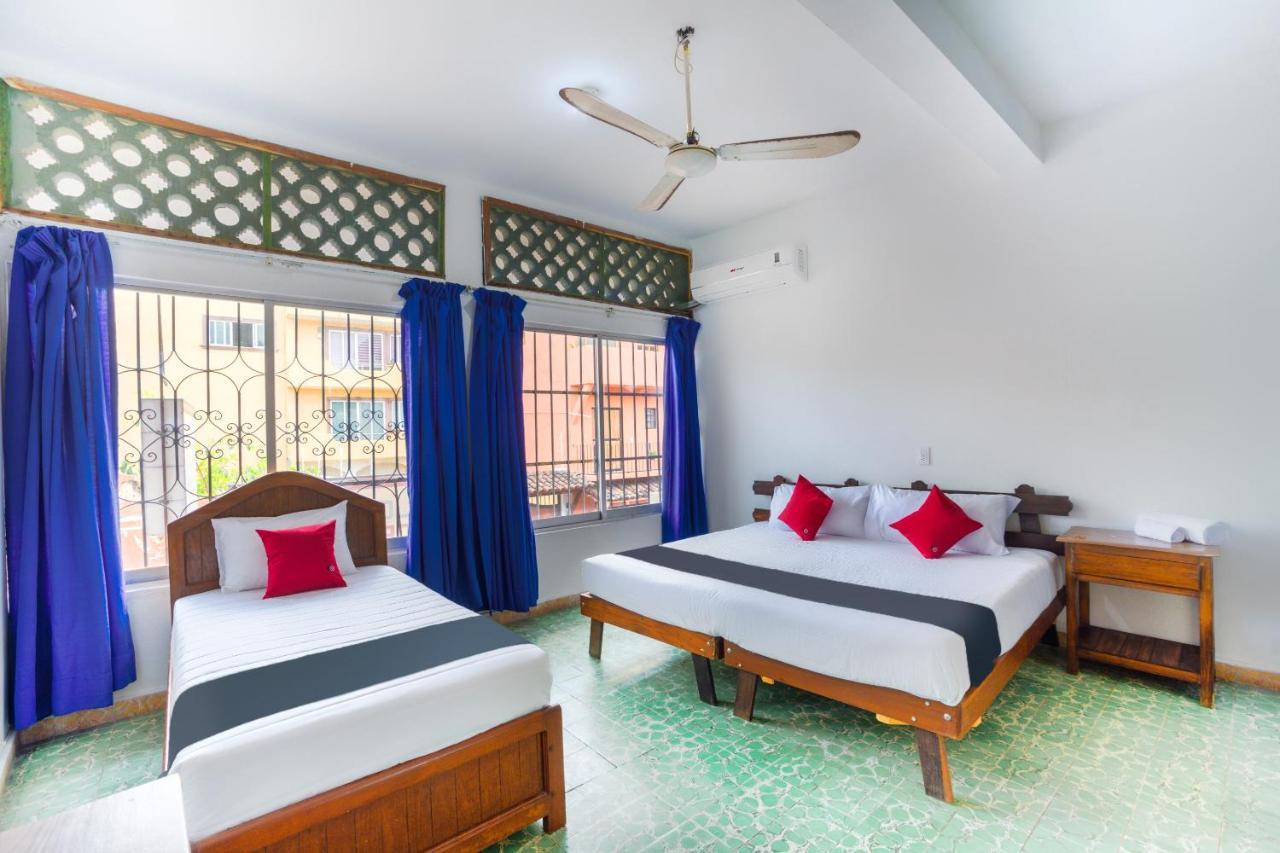 Hotel Adelita Zihuatanejo Bagian luar foto