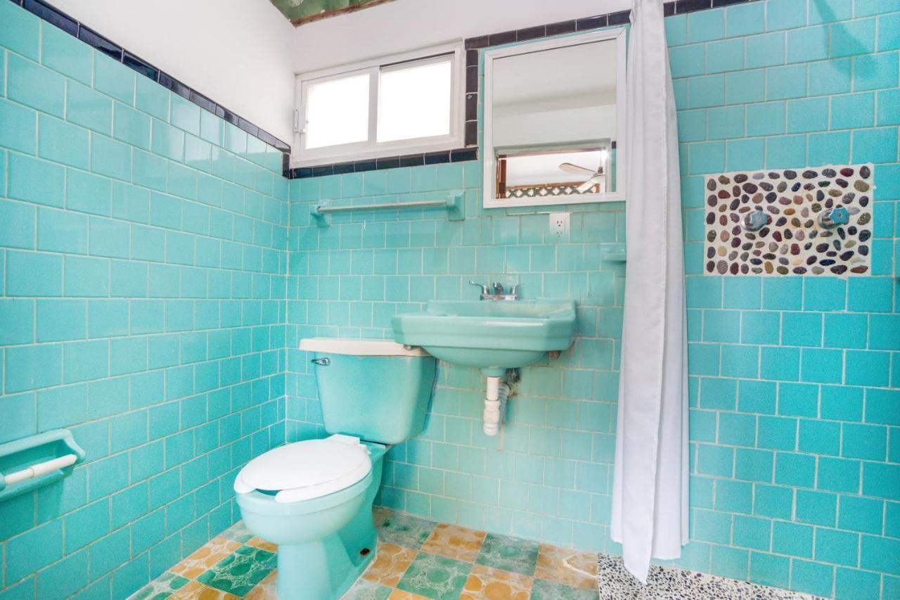 Hotel Adelita Zihuatanejo Bagian luar foto