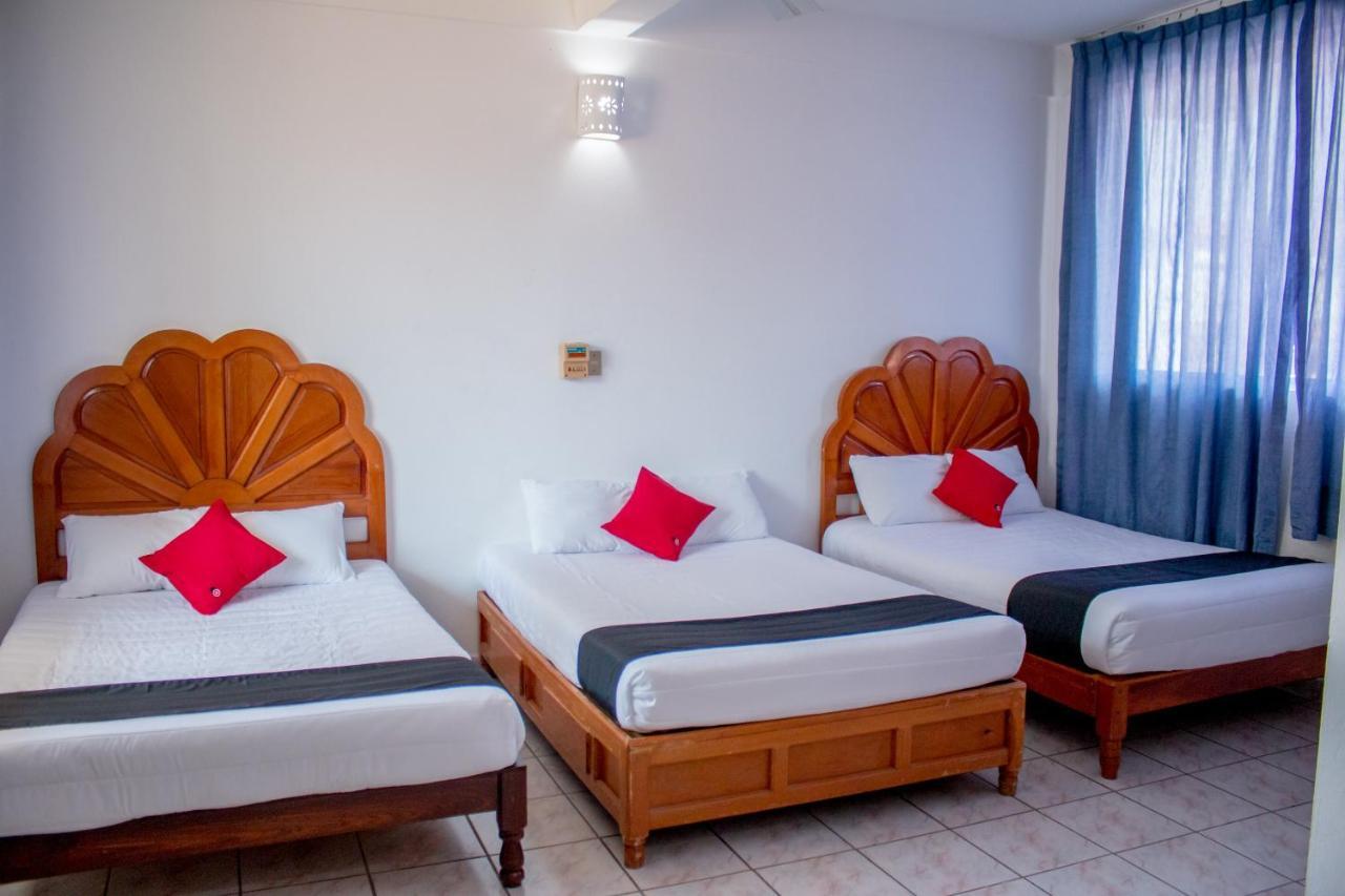 Hotel Adelita Zihuatanejo Bagian luar foto