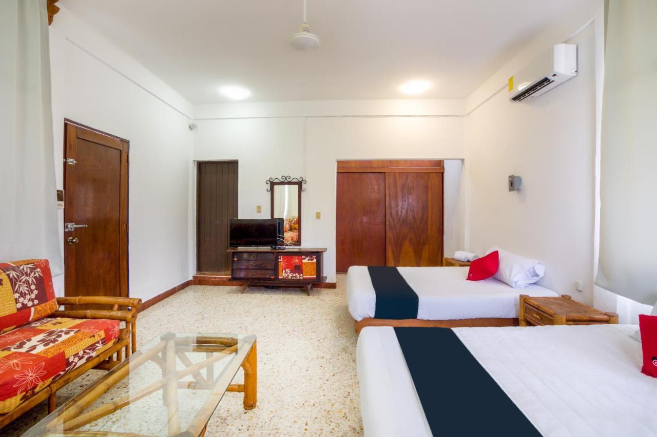 Hotel Adelita Zihuatanejo Bagian luar foto