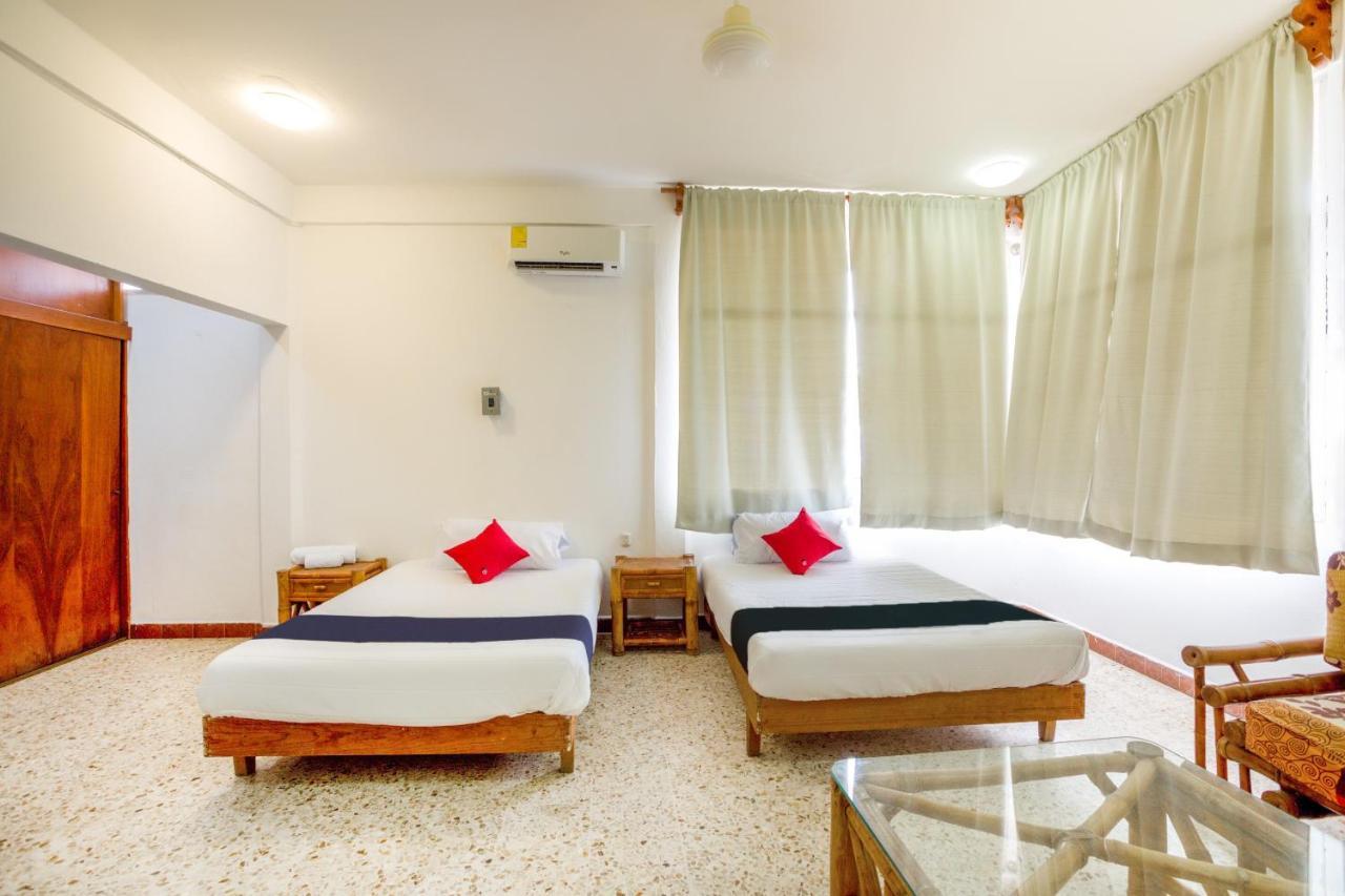 Hotel Adelita Zihuatanejo Bagian luar foto