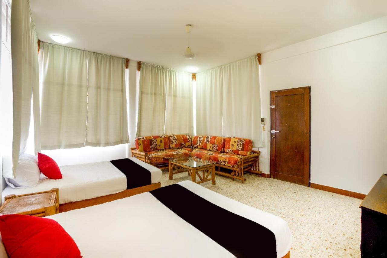 Hotel Adelita Zihuatanejo Bagian luar foto